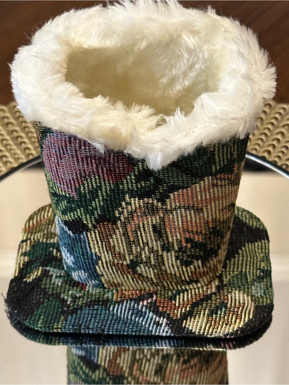 Tapestry Accent Cozy Holder with Cream Faux Fur